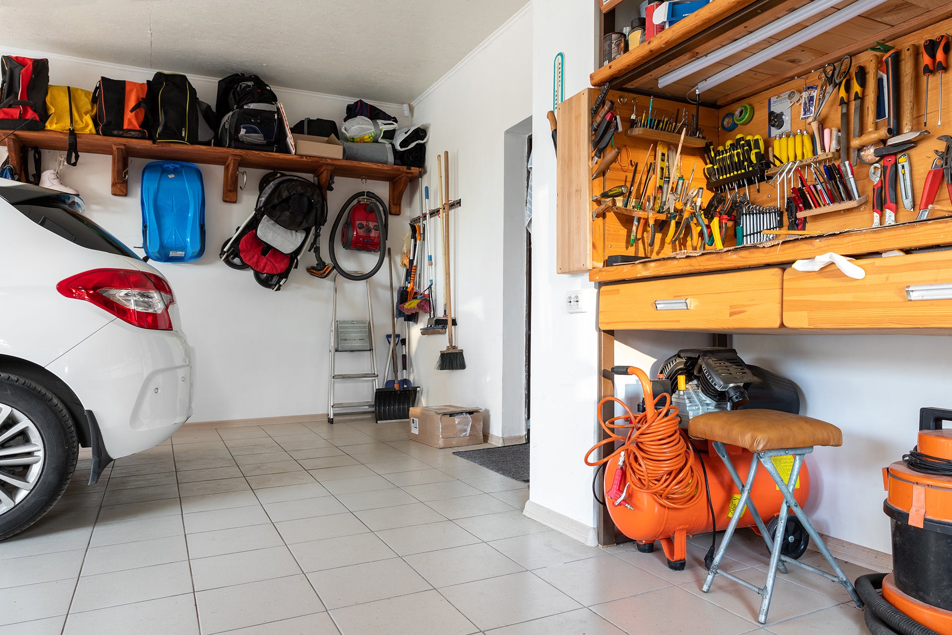 How to Choose the Right Workbench LED Light For Your Garage Part II