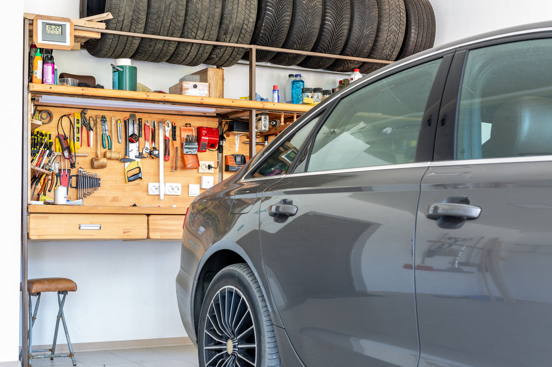 Benefits of Having a Workbench Light in Your Garage