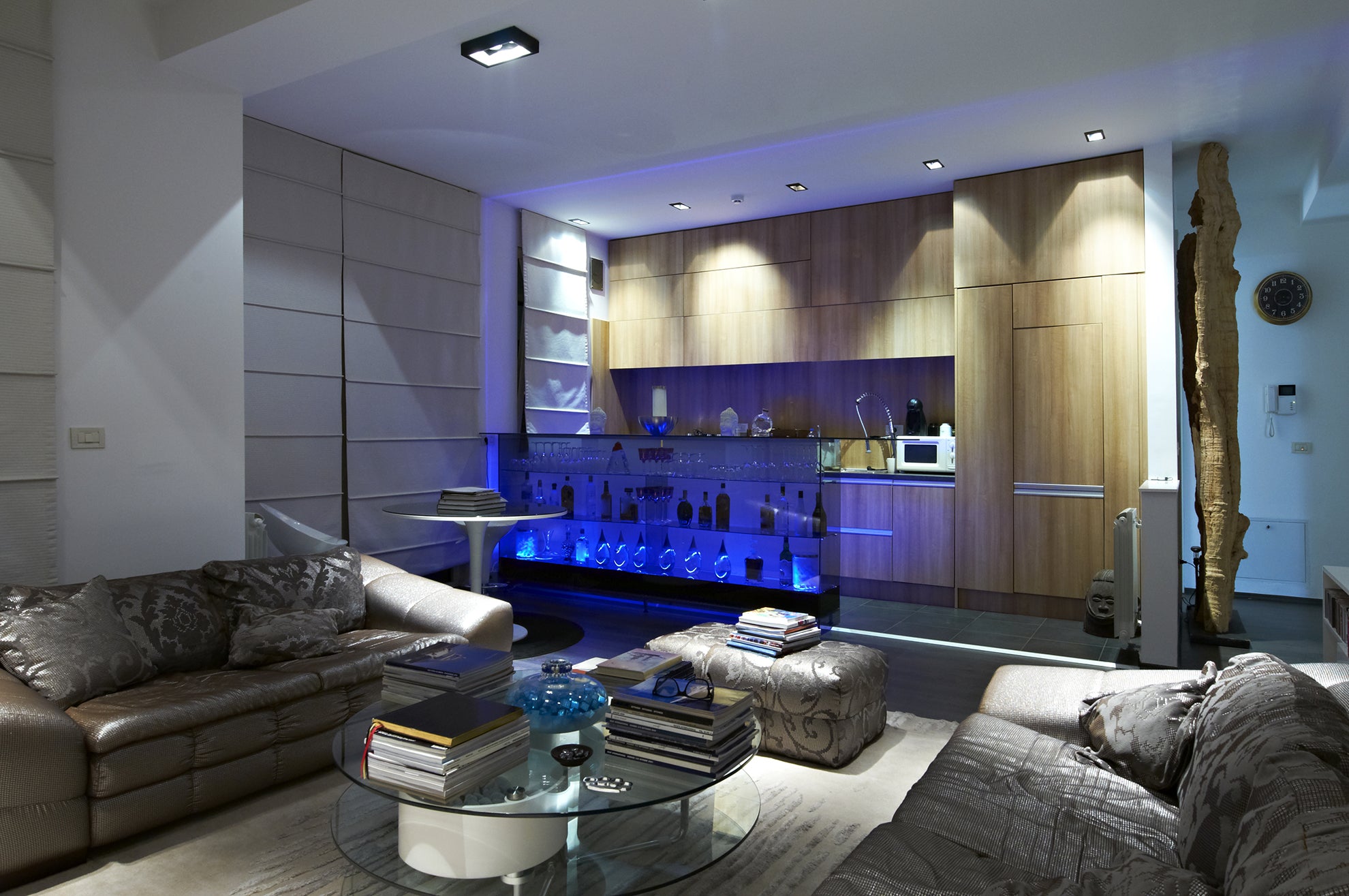 Economical Tips For Combining Different Types Of Light Sources In A Room